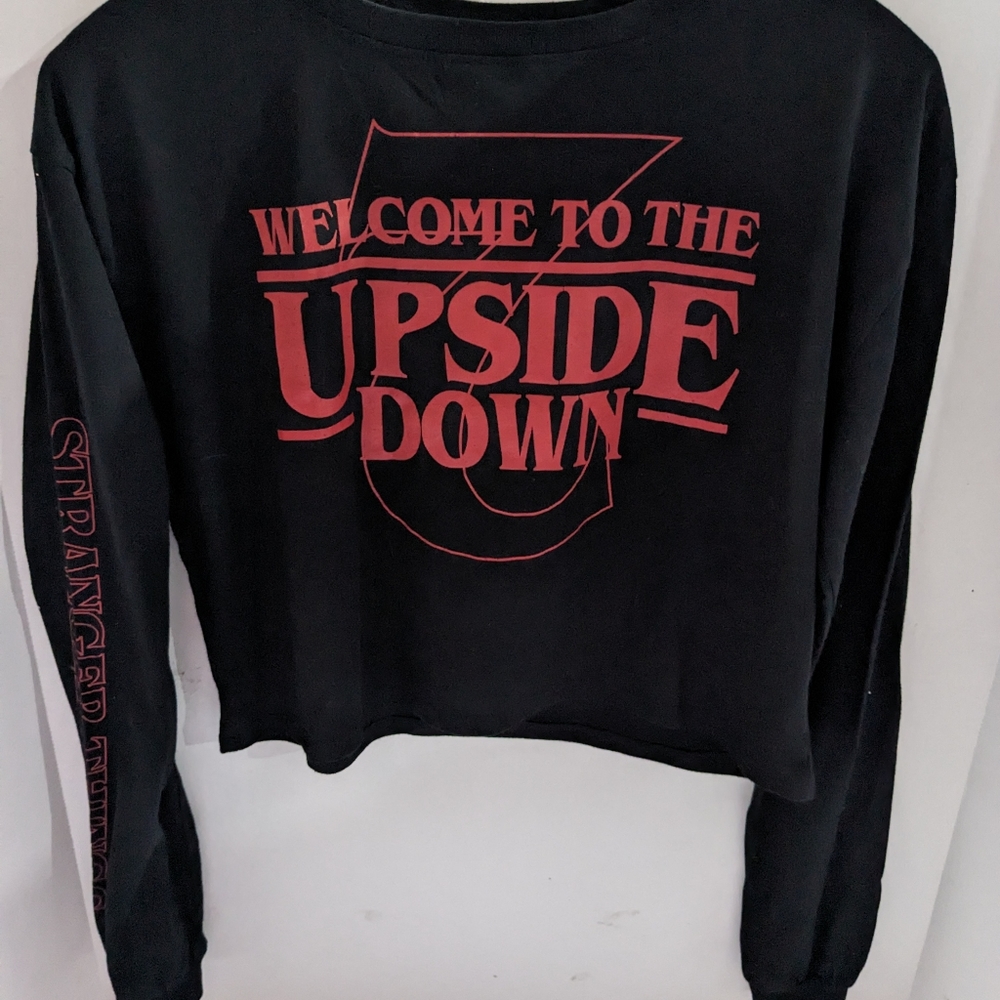 Stranger Things crop top black long sleeve women's large logo netflix